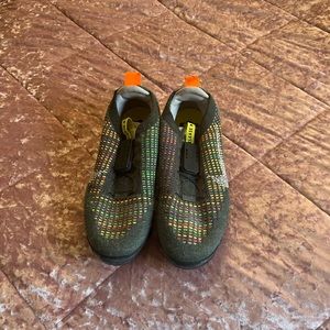 Brand new vapor max with receptacles materials (kids 6.5/ womens 8-8 1/2)